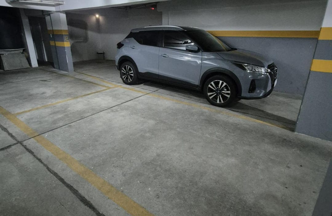 Con patio y doble cochera - Imagen 11